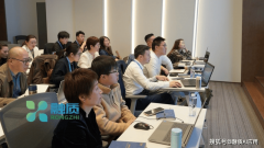 行地案例：参考实正在